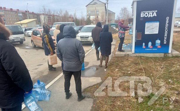 Очевидцы: магазины в Аниве резко подняли цены на воду из-за аварии на водопроводе