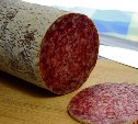 Колбасу в штанах вынес мужчина из магазина в Южно-Сахалинске