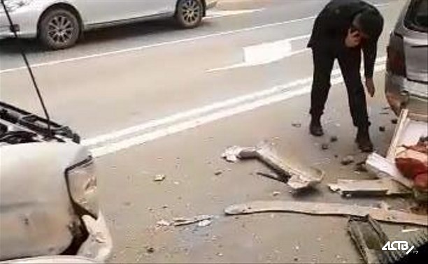 Четыре автомобиля столкнулись на проспекте Мира в Южно-Сахалинске
