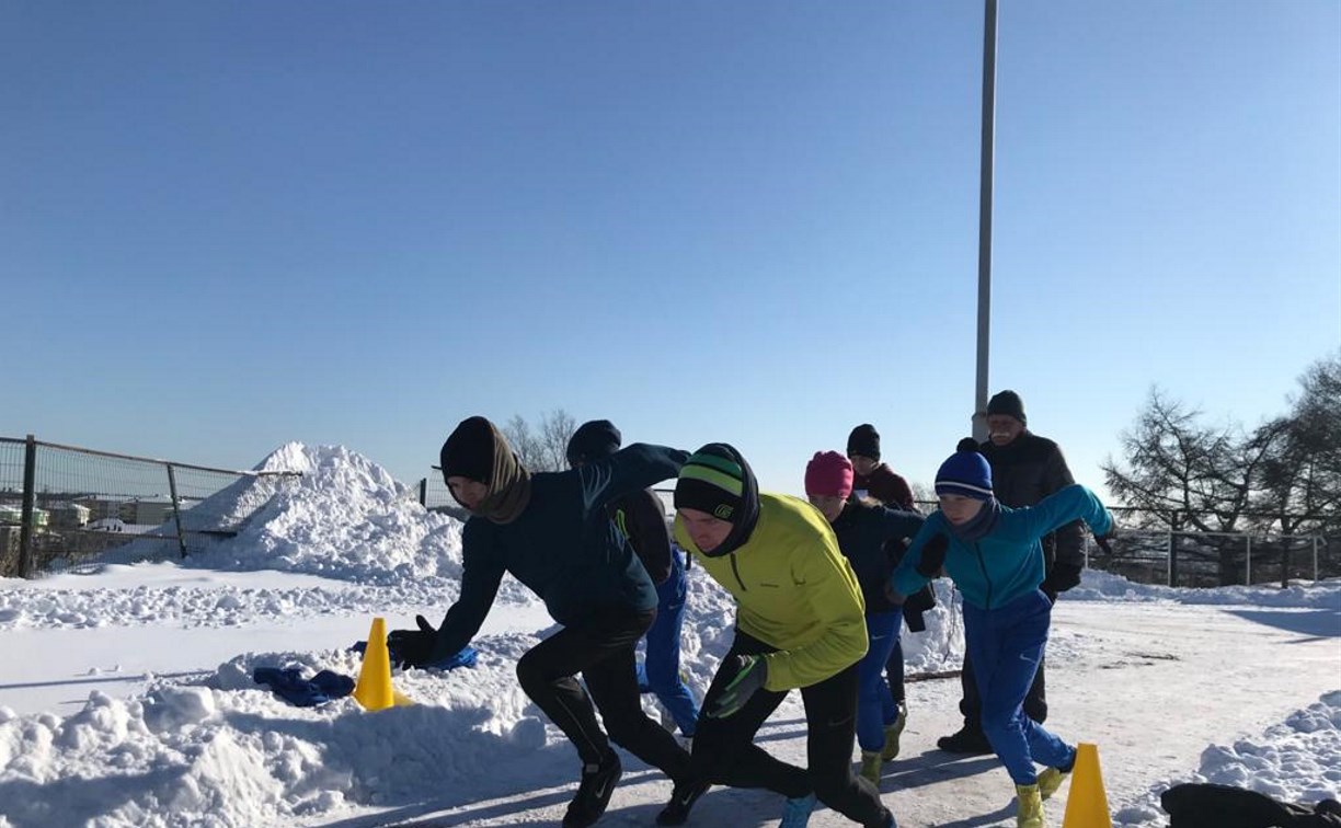 Снежный забег устроили корсаковские легкоатлеты
