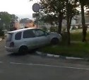 Автомобиль вылетел на газон при ДТП в Тымовском