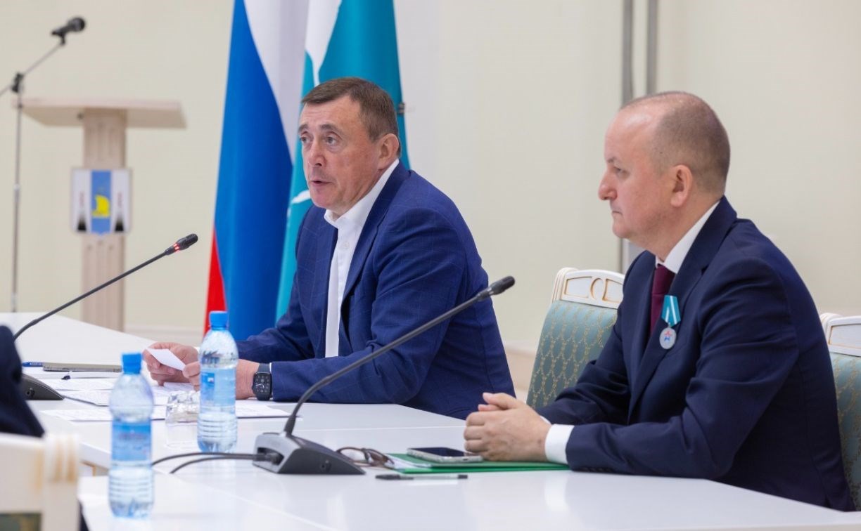 Валерий Лимаренко и члены Общественной палаты Сахалинской области обсудили план работы на предстоящий год