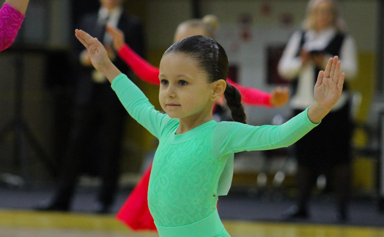Победителей соревнований по танцевальному спорту "Жемчужный променад" определили на Сахалине