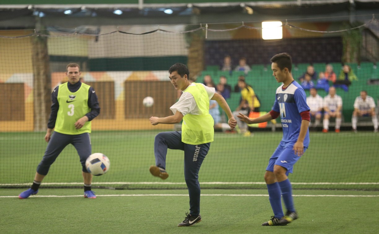 Футболисты «Авроры» лидируют в Ночной футбольной лиге Сахалина