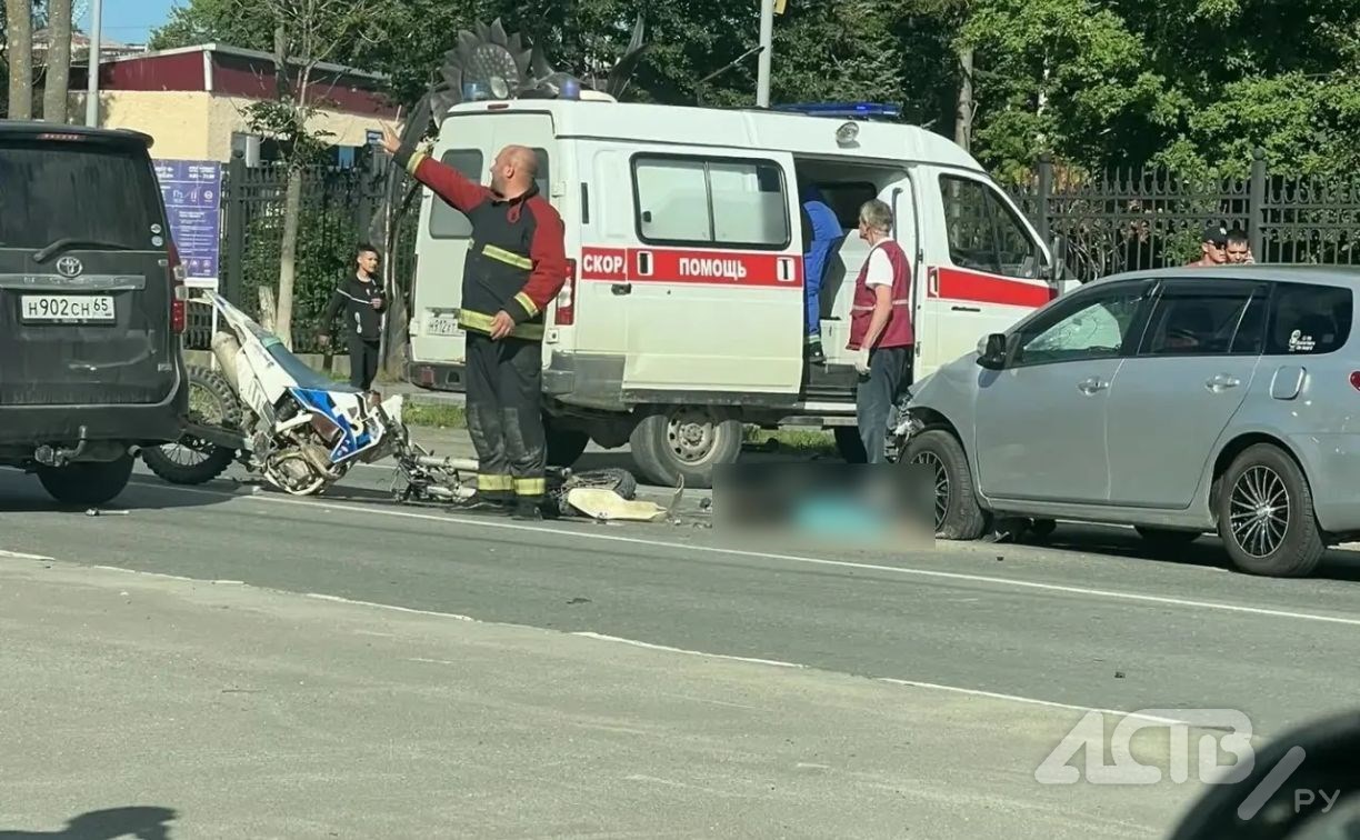 Очевидцы: молодой питбайкер разбился в Долинске