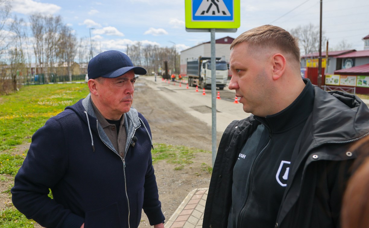 В Смирныховском районе приступили к ямочному ремонту дорог