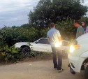 Очевидцы: пьяный водитель возле свалки в Южно-Сахалинске вылетел в кювет и попросил помощи