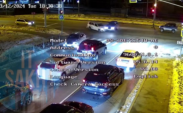 Опасный манёвр привёл к серьёзному ДТП в Южно-Сахалинске: момент аварии на Ленина-Больничной