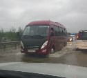 У Новотроицкого образовалось озеро и заливает дорогу