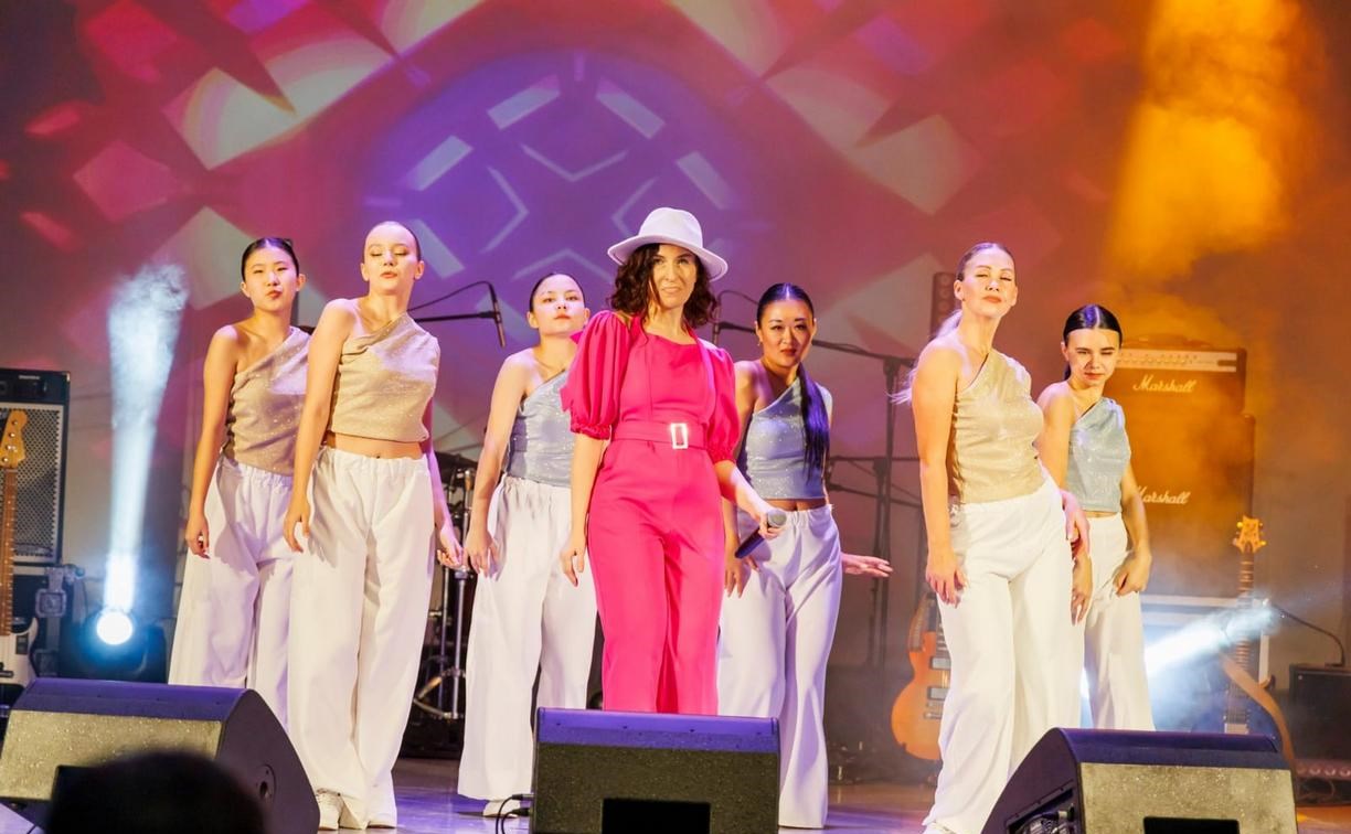 Авторские песни, танцы и каверы: в Углегорске прошёл концерт в честь Международного дня добровольца