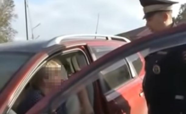 Медаль "Материнская слава" спасла сахалинку от тюрьмы за удар в лицо инспектору ДПС