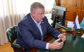 Политика и экономика