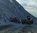 Большегруз завалился в кювет и повредил столб ЛЭП в Невельском районе