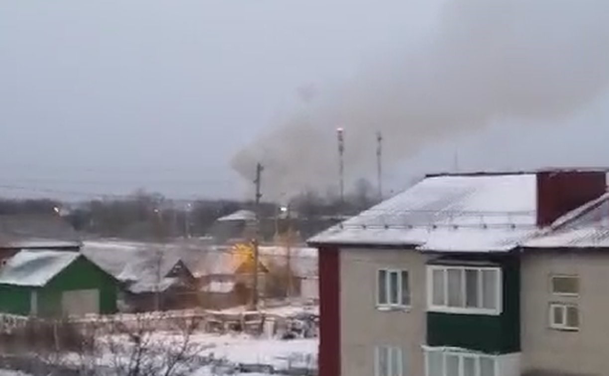 Источник: утром в пригороде Южно-Сахалинска загорелся частный дом