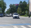 Автомобиль сбил ребёнка с самокатом на перекрёстке в Южно-Сахалинске