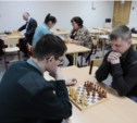 Сахалинские таможенники сразились в новогоднем шахматном турнире