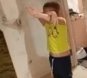 "Топи себя!": на Сахалине мать жестоко издевается над шестилетним сыном-аутистом