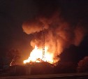 "Дым на несколько улиц": пожар в Южно-Сахалинске на улице Колодезной