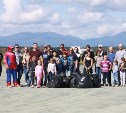 Пляж в Охотском очистили от мусора волонтеры компании «Паркер Дриллинг»