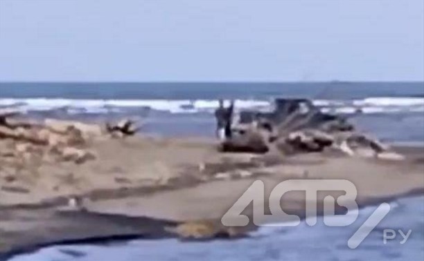 Очевидцы: браконьера с уловом отпустил начальник долинской рыбинспекции на Сахалине