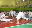 Томаринских школьников научили основам каратэ 
