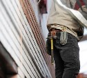 Сахалинец взломал подсобку возле стройки и вынес имущество на 64 тысячи рублей