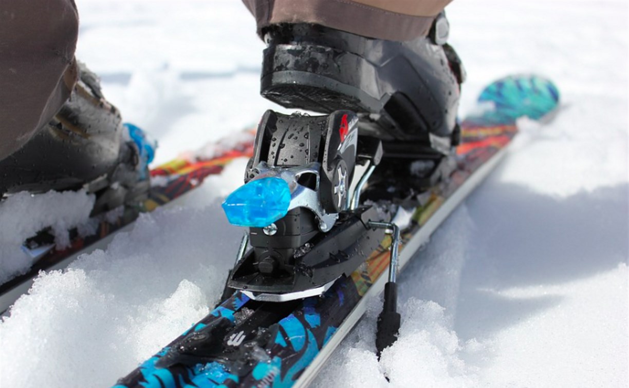 В Охе в прокат выдают стоптанные лыжные ботинки 
