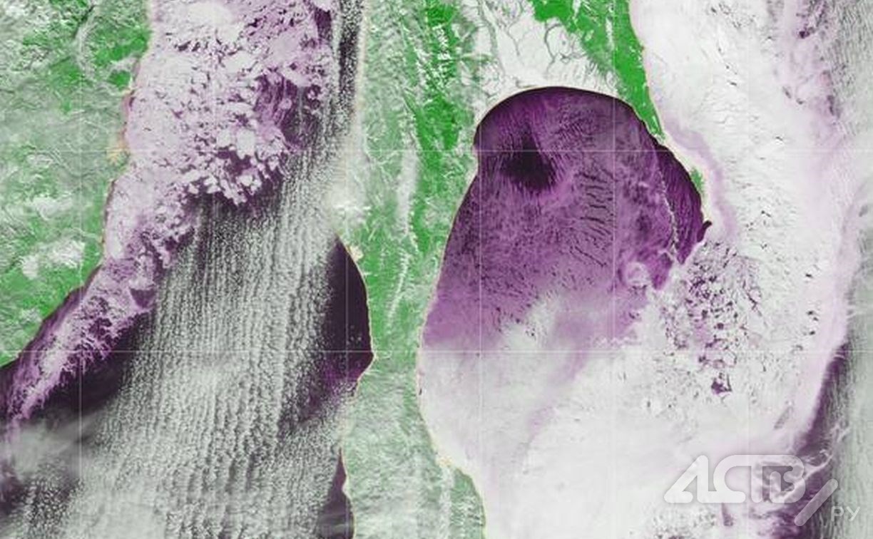 Припай продолжает разрушаться у юго-восточного побережья Сахалина: спутниковые снимки