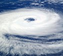 Циклон начал смещаться в Охотское море: в каких районах Сахалина непогода задержится