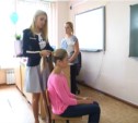 В первый учебный день для южно-сахалинских школьниц подготовили сюрприз (ФОТО)