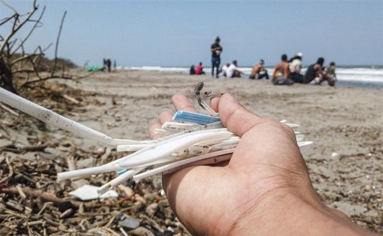 Волонтёры приглашают сахалинцев убрать пляж в Таранае