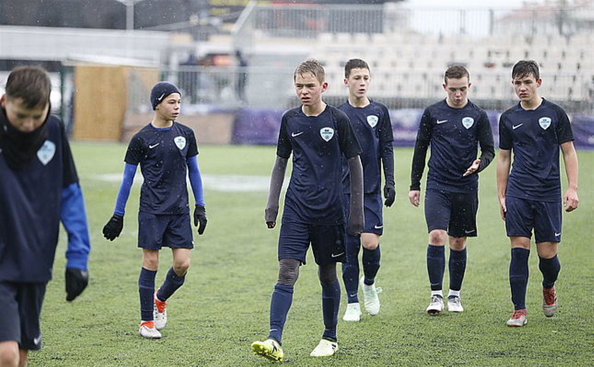 Юные сахалинские футболисты сыграли в ничью с «Лионом» из Сочи