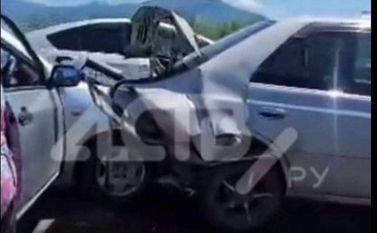 Пострадали четыре машины: сахалинцы попали в массовую аварию в Приморье
