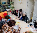 Сахалинские пенсионеры посетили мастер-класс по айрис фолдингу