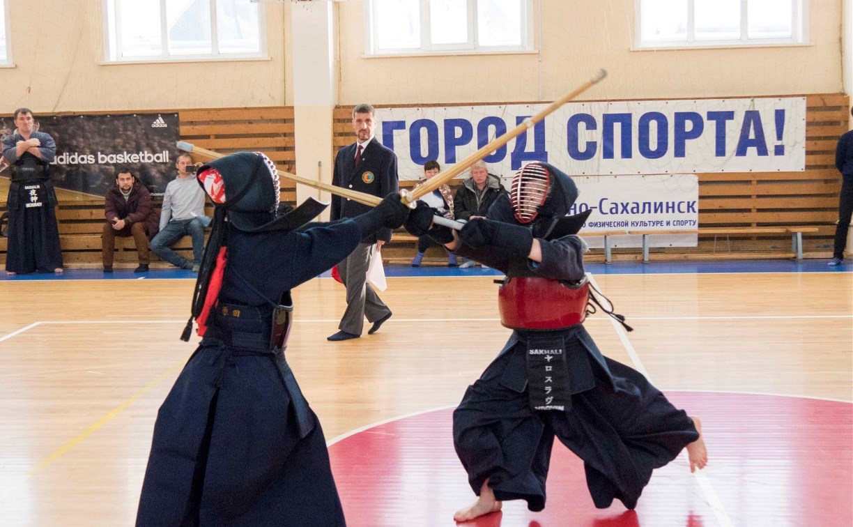 Сахалинцы сразились на мечах за Кубок по кендо