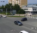 Появилось видео наезда  Suzuki SX4 на двух девочек на самокате в Южно-Сахалинске