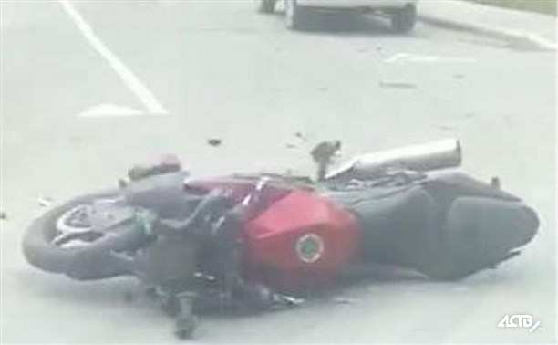  Автомобиль и мотоцикл столкнулись в Луговом