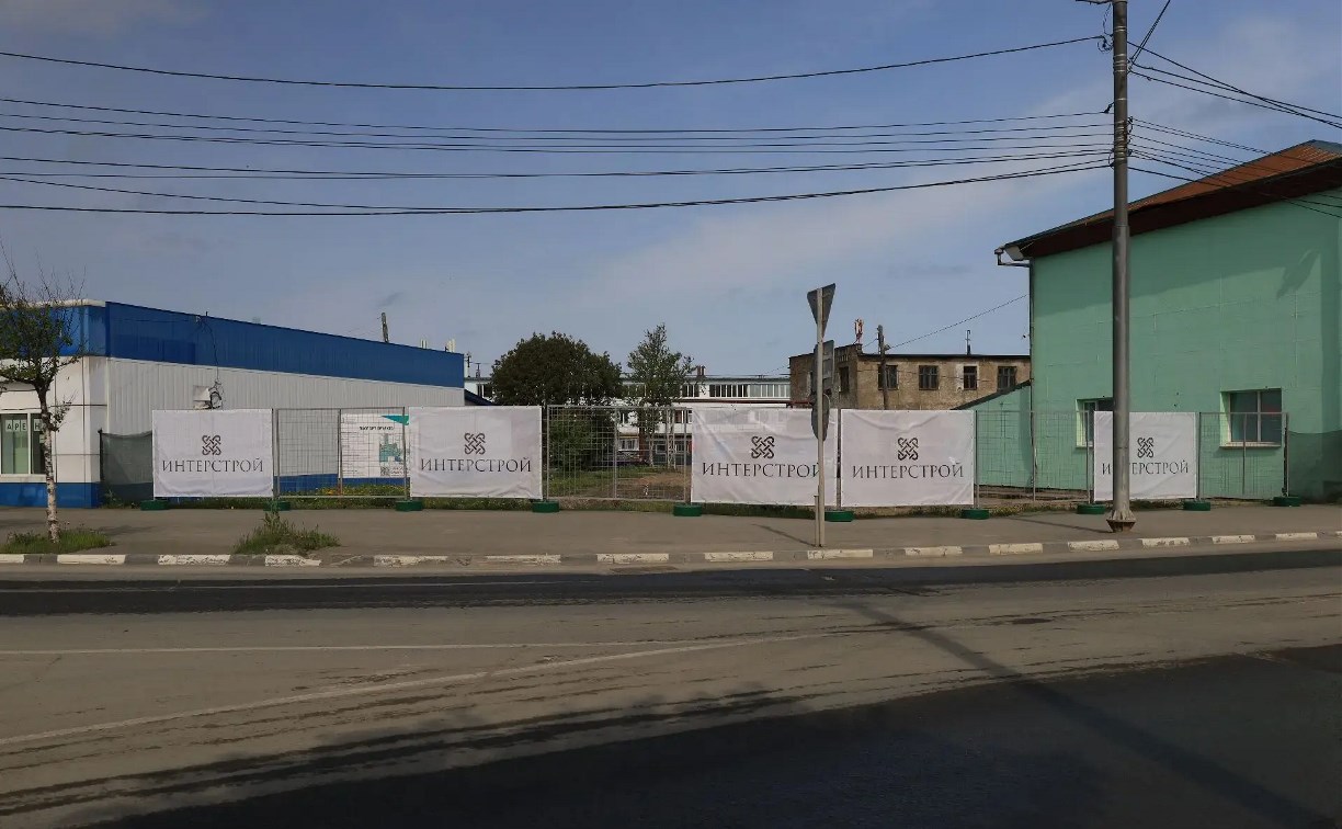 В Корсакове приступили к благоустройству нового сквера и площади "Пять углов"