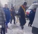 "Выносили меня на руках": сахалинка поблагодарила спасателей и скорую за помощь во время циклона