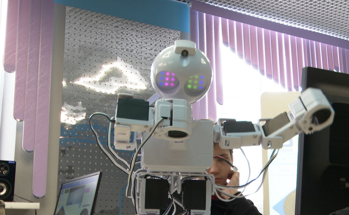 Школьники Анивы теперь смогут изучать робототехнику