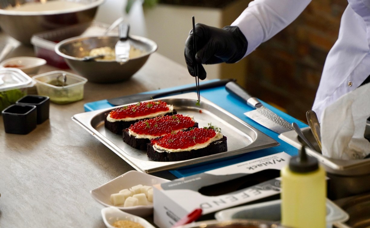 В Южно-Сахалинске 26 ресторанов представили авторские сеты из местной рыбы