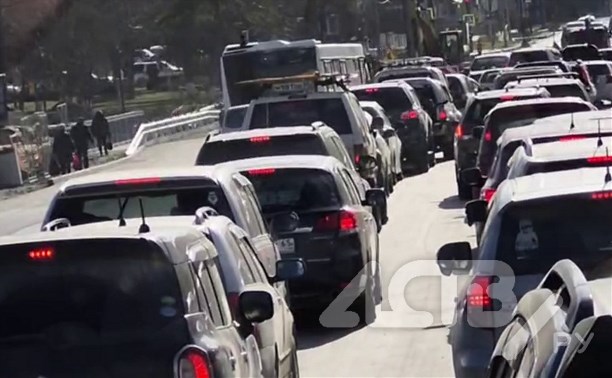 Снова "тройка": еще один автобус заметили на встречной полосе в Южно-Сахалинске