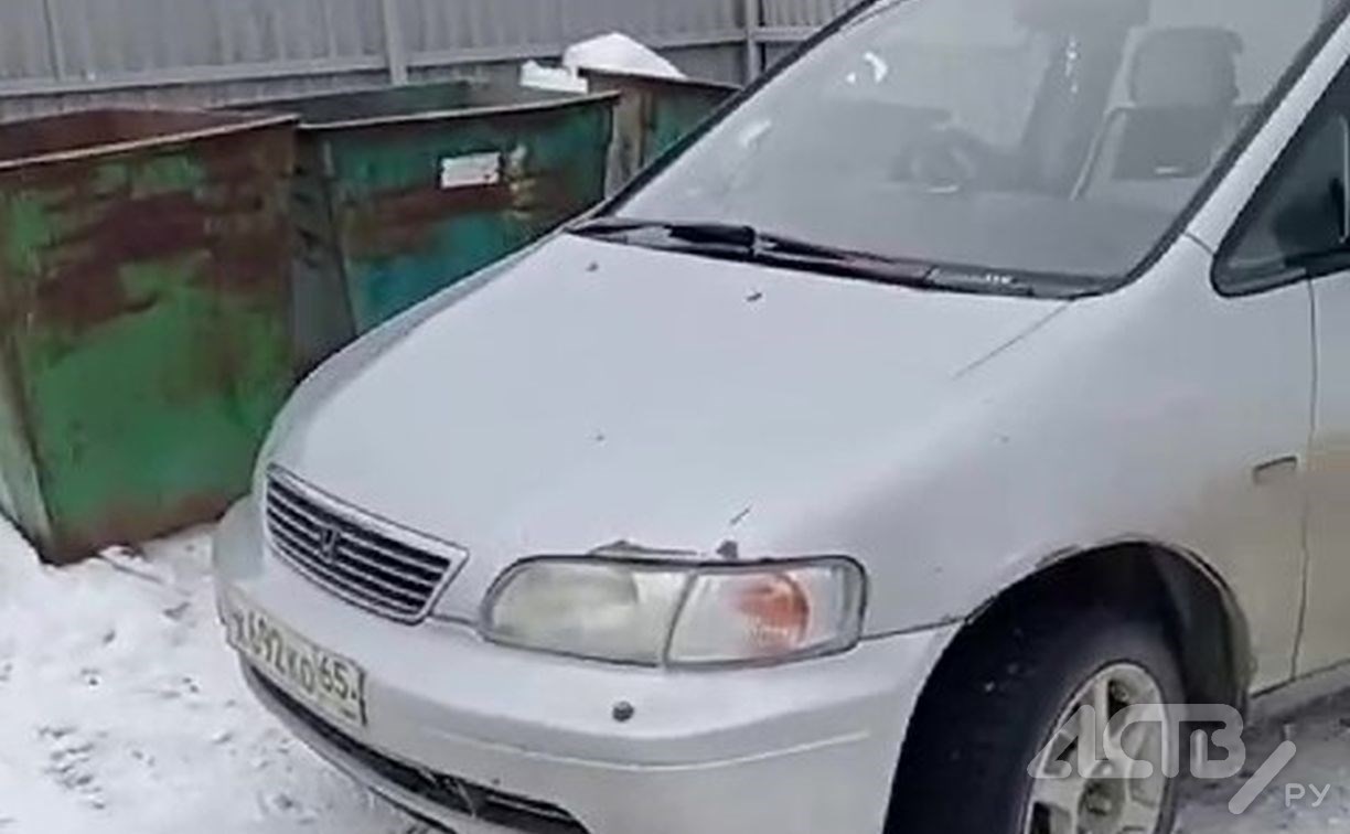 На "оккупированных" рыбаками территориях в Стародубском мусор приходится вывозить по ночам - очевидец