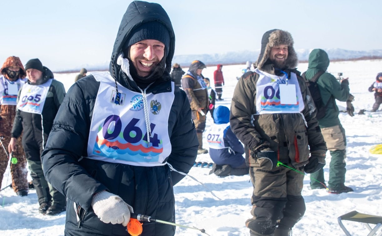 Победитель соревнований "Сахалинский лёд - 2024" выиграл автомобиль и передал его участникам СВО
