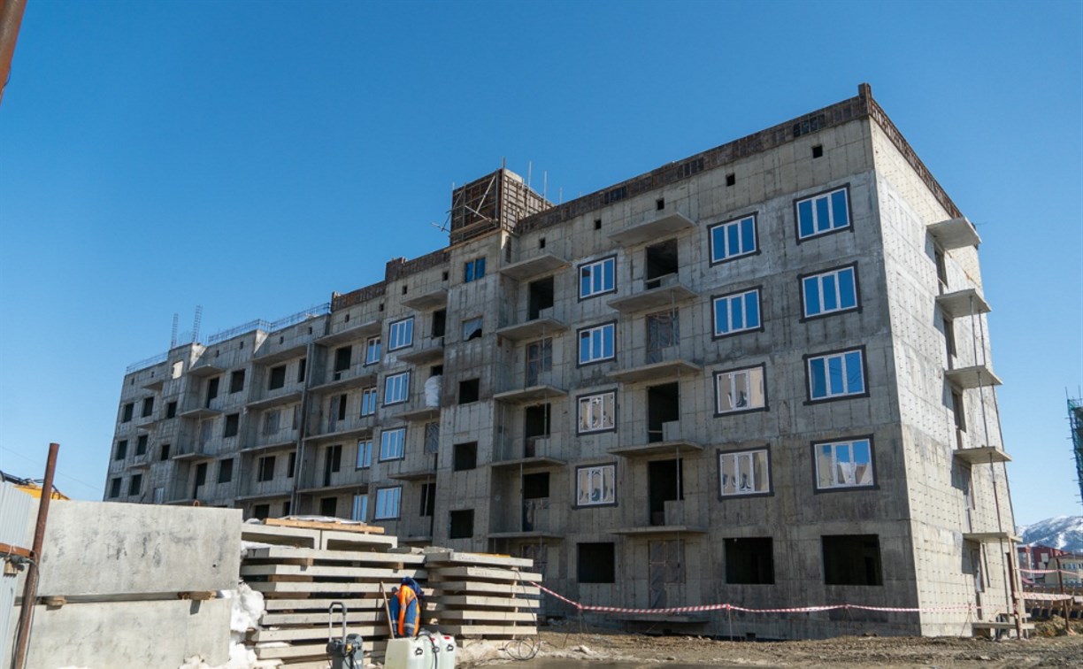 Из старых общежитий 180 сахалинцев переселят в новые комфортабельные квартиры