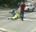 Голый мужчина лежал на проезжей части в Южно-Сахалинске