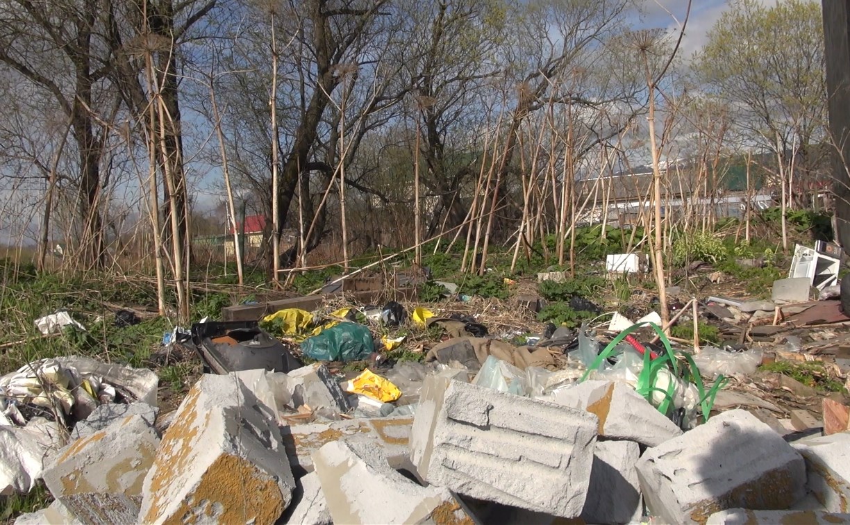 Самые грязные места отдыха на Сахалине нашли читатели ASTV.RU