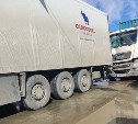 Два большегруза столкнулись в Южно-Сахалинске