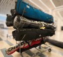 Спортивный инвентарь в аэропорту Южно-Сахалинска начали обрабатывать на мобильных стойках