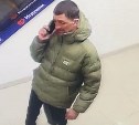 Мужчину, который может быть причастен к краже шубы, ищет полиция Южно-Сахалинска